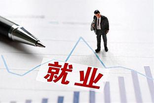 打进4球助巴萨取得3胜1平！官方：莱万当选西甲2月最佳球员